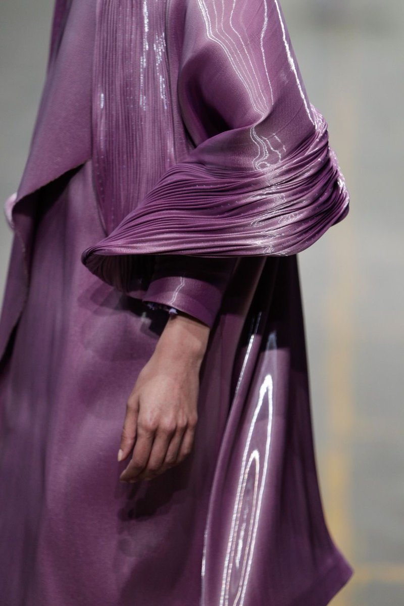 dollbodydoesoul's tweet photo. writing a love letter to liquid fabrics https://t.co/E0clBmC9KA