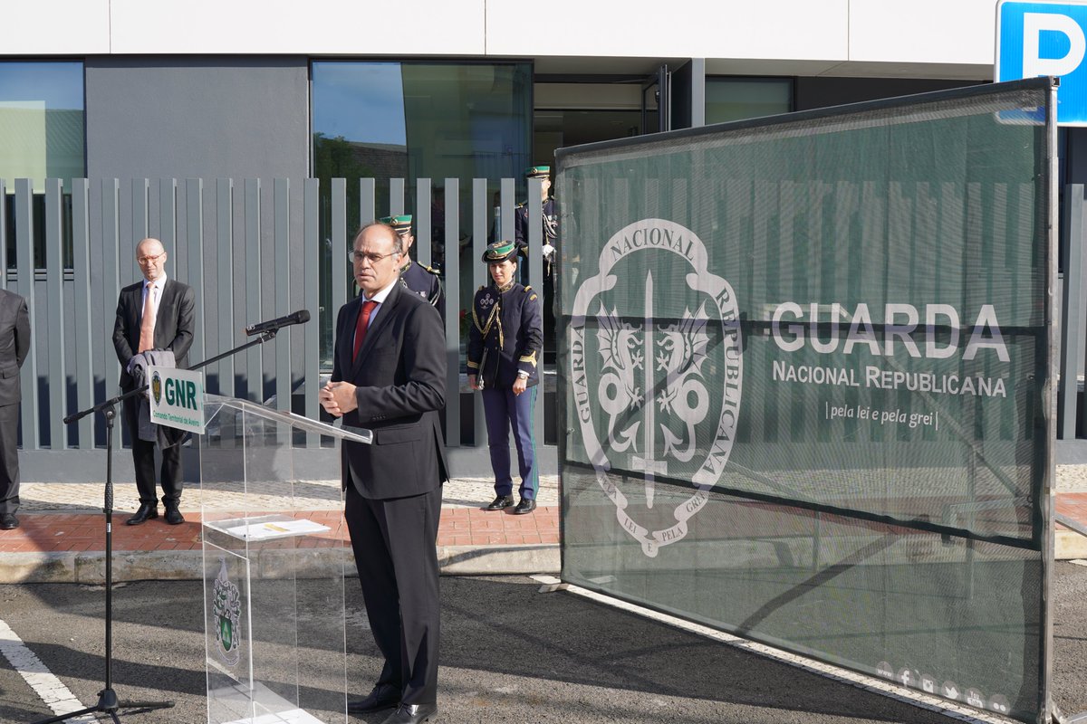 Foram inauguradas esta quarta-feira as novas instalações do Posto Territorial de #OliveiradoBairro da #GNR, na presença do Sec. de Estado da Administração Interna, Telmo Correia, do Pres. da Câmara Municipal, Duarte Novo, e do Comandante-Geral da GNR, Tenente-General Rui Veloso