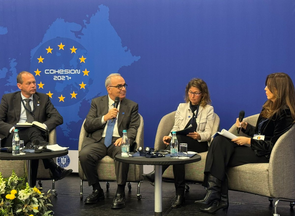 Σήμερα στο Βουκουρέστι, συμμετέχω στη διάσκεψη που διοργάνωσε το Υπουργείο Επενδύσεων και Ευρωπαϊκών Έργων της Ρουμανίας με κύριο θέμα την προοπτική της Πολιτικής Συνοχής και το ρόλο της στο επόμενο Πολυετές Δημοσιονομικό Πλαίσιο της ΕΕ.

Ο ρόλος της Πολιτικής Συνοχής πρέπει να