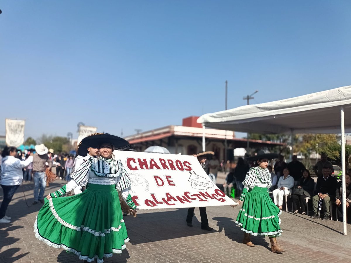 UniversalHgo's tweet image. Este viernes 21 de noviembre,  en #Tulancingo, se lleva a cabo el desfile conmemorativo al 115 aniversario de la #RevoluciónMexicana. 

Estudiantes, instituciones,  dependencias y población en general recorren las calles del centro.

Fotos: Grisel Lira