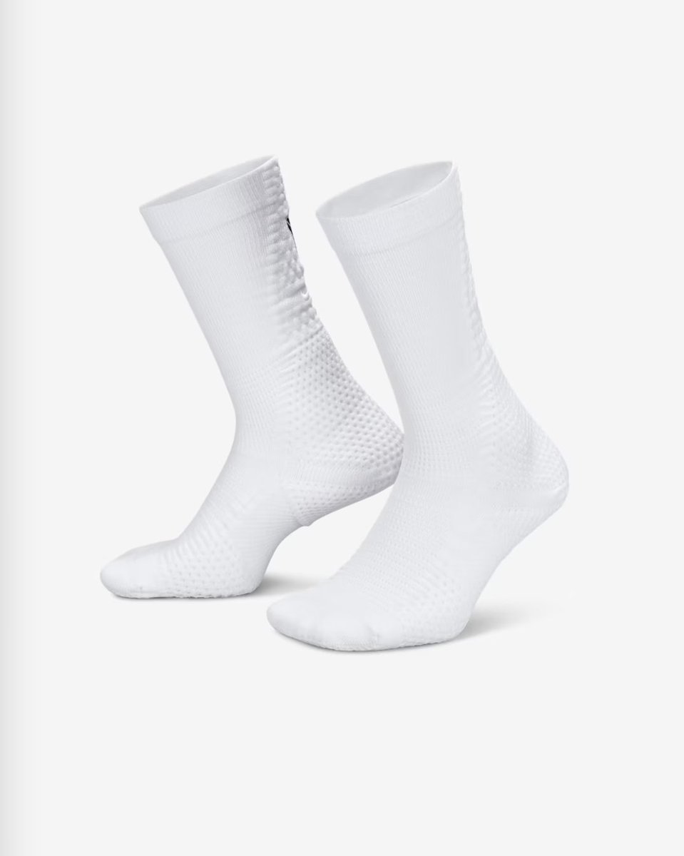 SNKR_TWITR tweet media