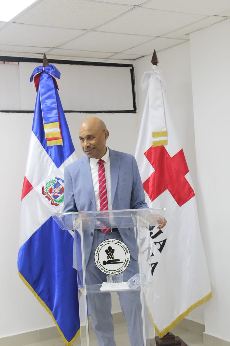 La comunicadora Mildred Charlod, da inicio taller de vocería y comunicación estratégica para colaboradores y presidentes provinciales de Cruz Roja Dominicana. <a href="/CICR_ve/">CICR Venezuela</a> <a href="/IFRC_es/">IFRC Americas</a> <a href="/CICR_es/">CICR</a>  <a href="/elie_gh/">Elias Ghanem</a>