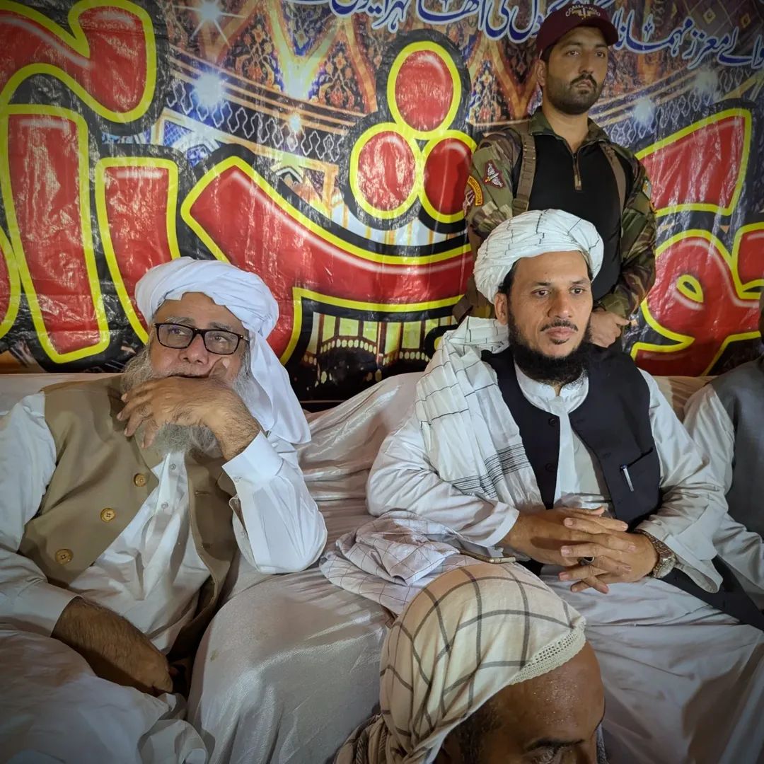 PeerMazharMLA's tweet photo. 📍شکریہ اہلیان شورکوٹ 

امیر خدام الامہ پاکستان 

#peeemazharsaeedshah #khuddamulummahpakistan #ummah #Pakistan https://t.co/xaV2enBJRa