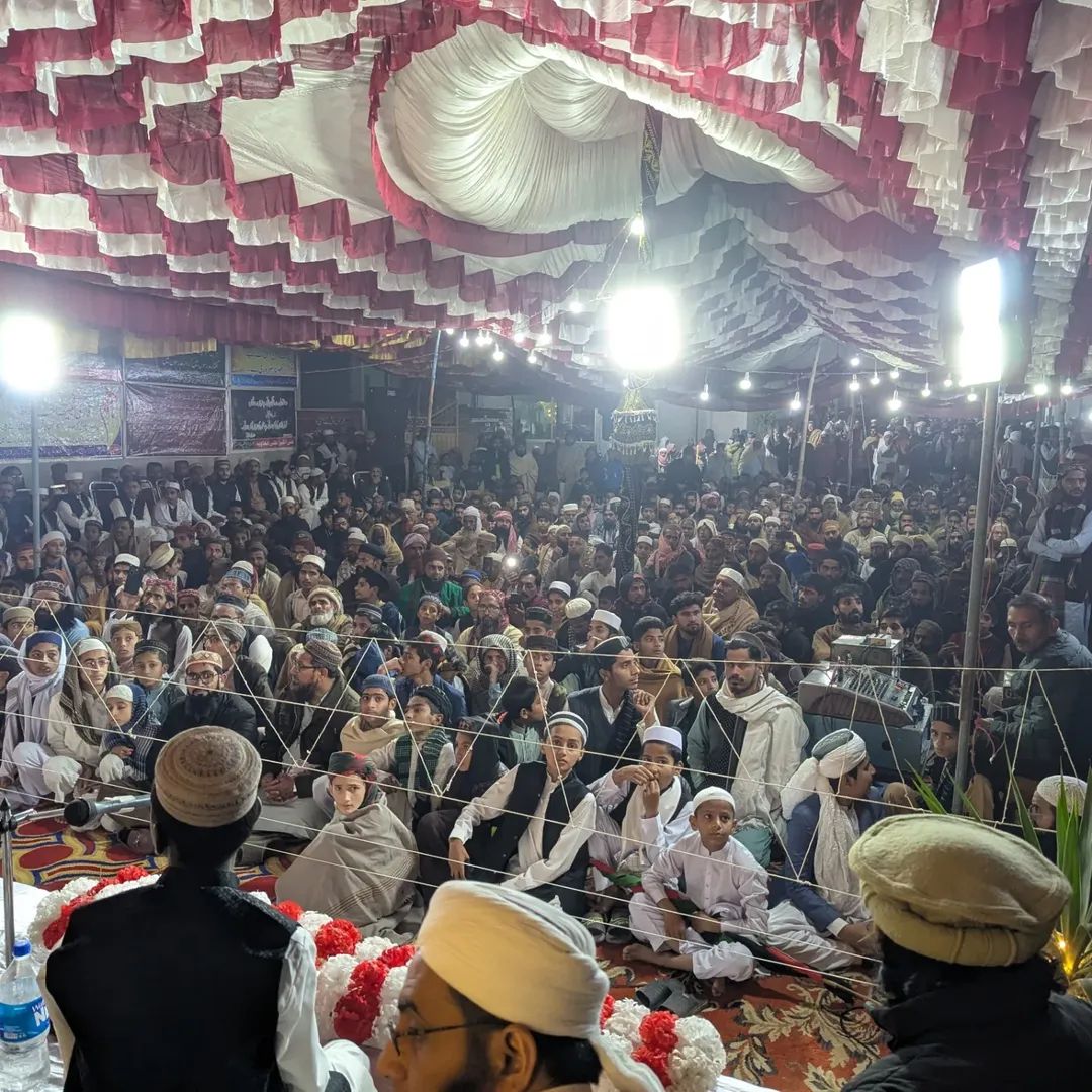 PeerMazharMLA's tweet photo. 📍شکریہ اہلیان شورکوٹ 

امیر خدام الامہ پاکستان 

#peeemazharsaeedshah #khuddamulummahpakistan #ummah #Pakistan https://t.co/xaV2enBJRa