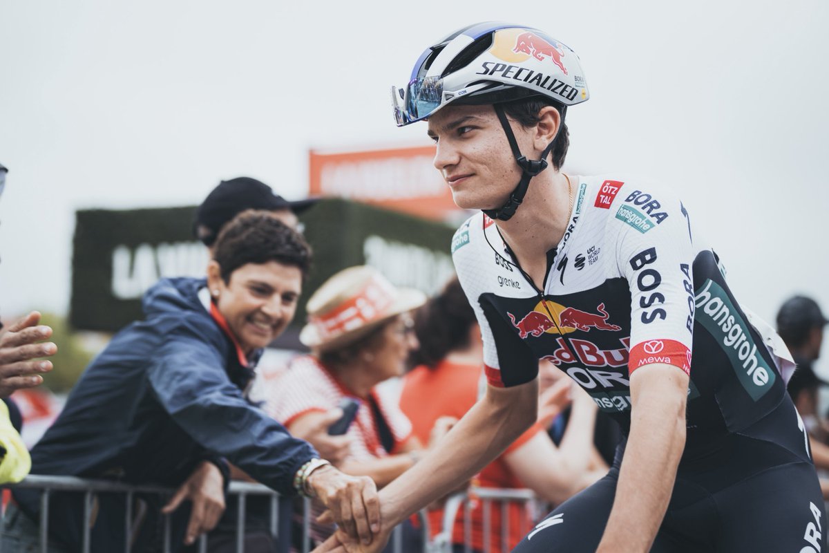 lavuelta's tweet photo. 👋 Today is World Hello Day 🌎

A simple gesture that brings us together and reminds us that every encounter can be unforgettable ❤️

👋 Hoy es el Día Mundial del Saludo 🌎 

Un gesto sencillo que une y nos recuerda que cada encuentro puede ser inolvidable ❤️

#worldhelloday https://t.co/1iy7qkvrf9