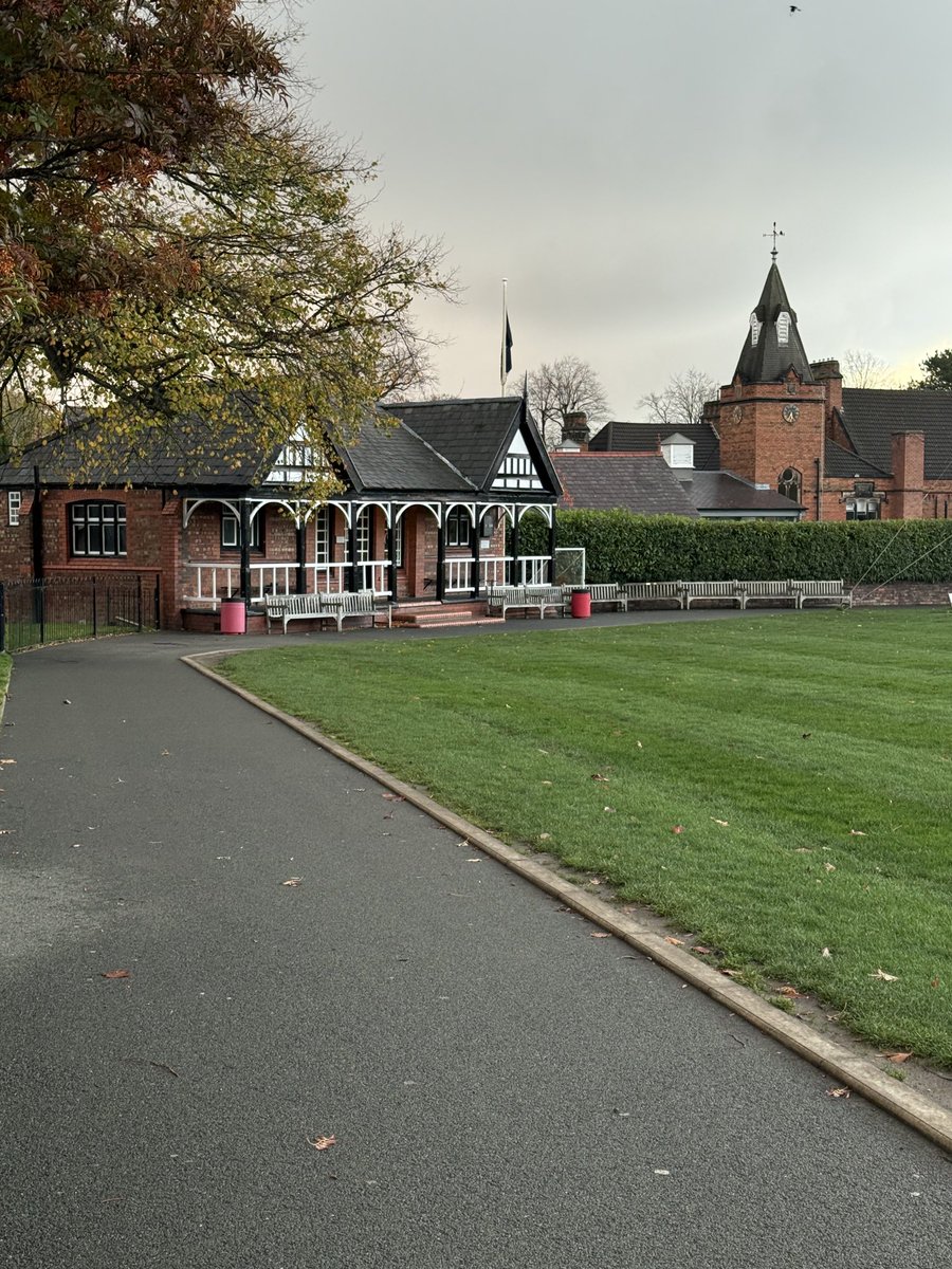 Friday night on The Wirral continuing our work with @irbycc Young Academy. Back foot batting drills is the focus tonight along with some net time