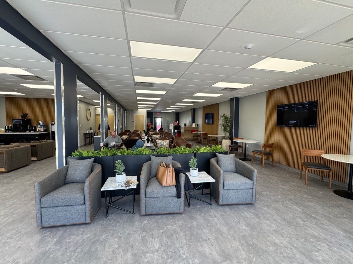 upgradedpoints's tweet image. These are 6 reasons why JSX might just be the best way to fly between South Florida and New York right now…
upgradedpoints.com/news/flying-js…