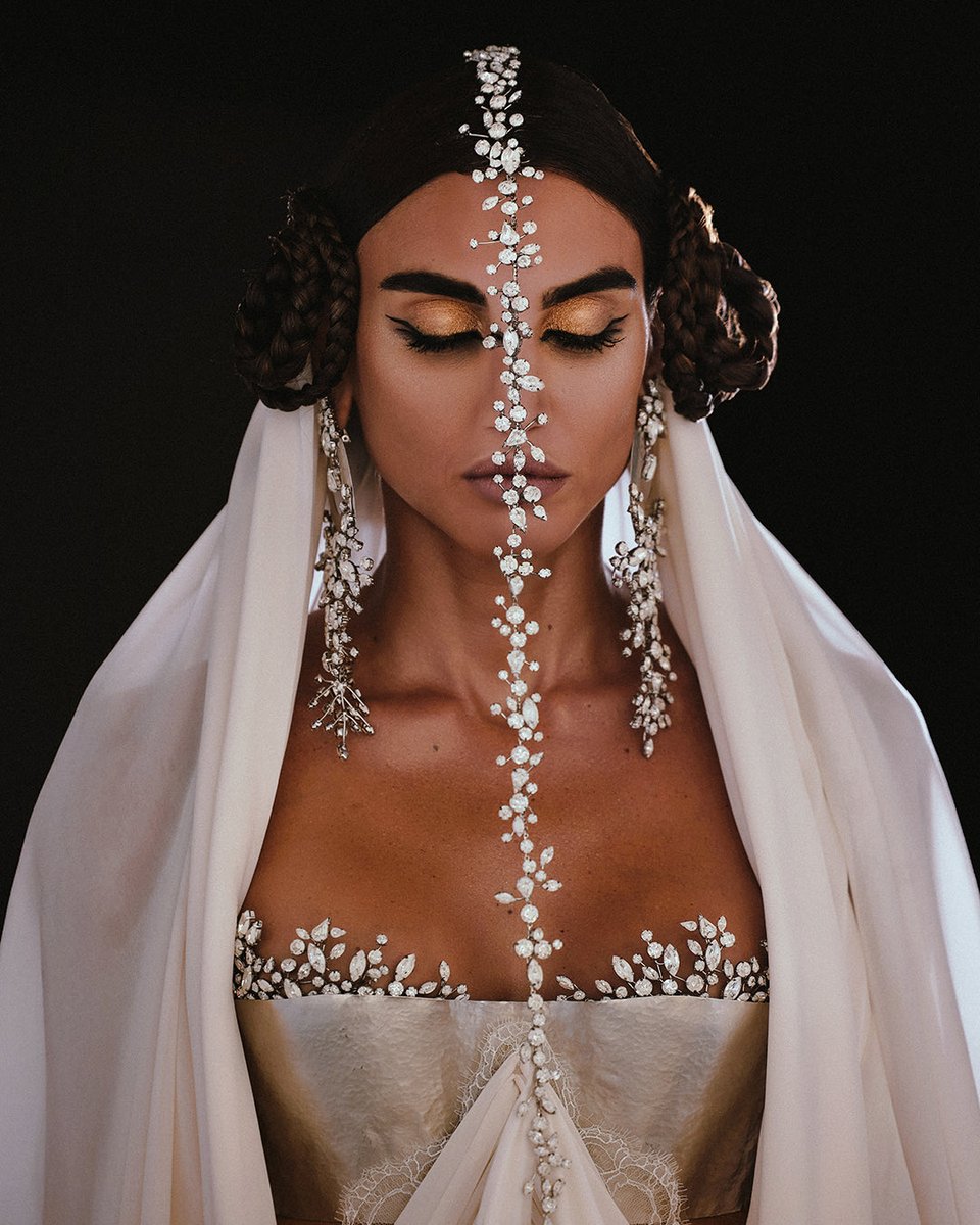 mikhailchamoun's tweet photo. Two visions, one creation. A sculpted metal bodice, fluid drapery, and lace traced by hand! Shifting from structure to softness in a single design.

#MIKHAILBridal https://t.co/N1NMUyespG