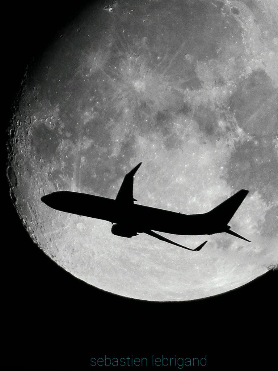 Boeing 737 🇺🇲 ASL Airlines. Flight front the craters at 500 km/h !  ( Photographed with an Telephoto lens 600 mm 🔭 )