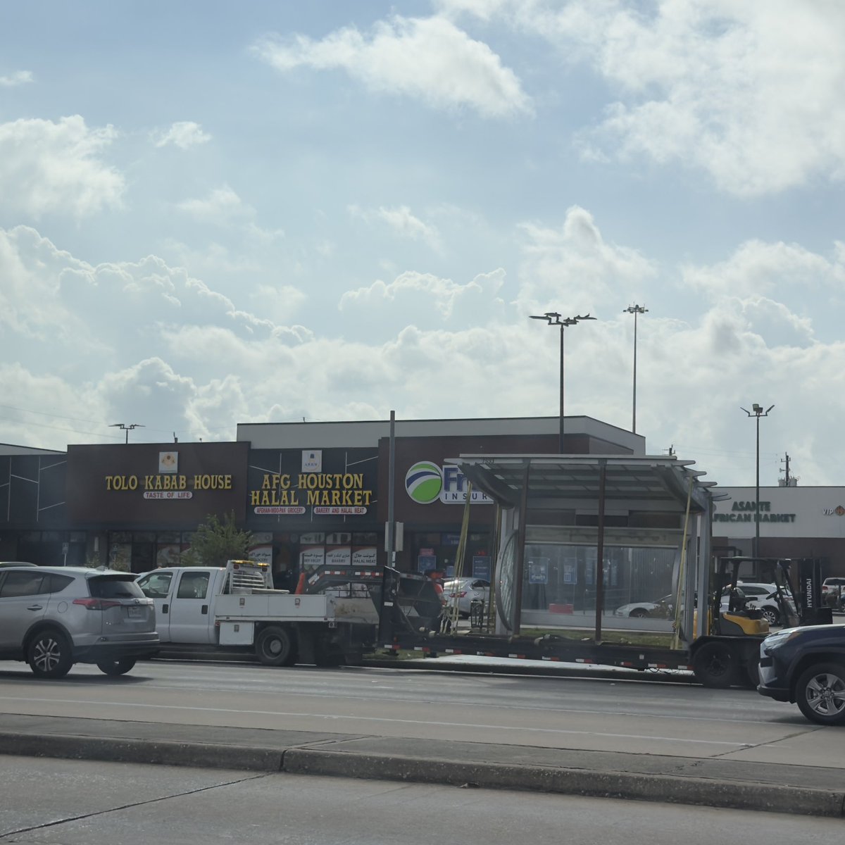 HOUrbanist's tweet image. The 402 Bellaire Quickline, implemented back in 2009, is slowly being dismantled for it’s inevitable closure in February 2026