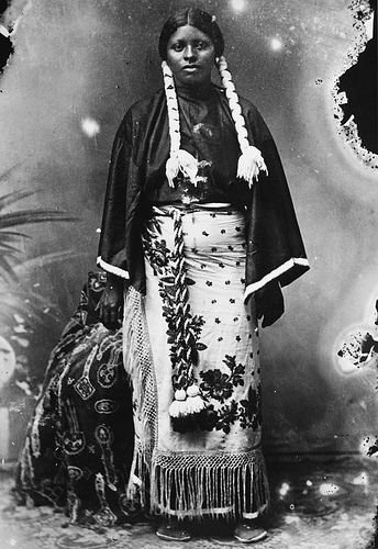 studyabroaddiva's tweet image. November is Native Cultural Heritage Month! #Native #nativemen #NativeWomen ❤️