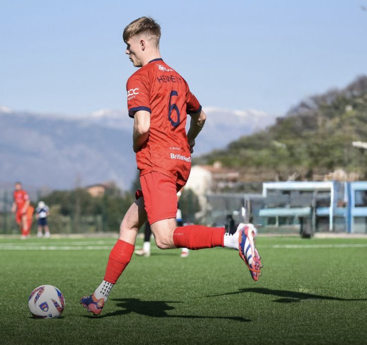 New Signing!

Welcome to defender Natty Hewett who joins us from Gornal Athletic. 

Natty is formerly of Kidderminster Harriers &amp; has England School Boys caps. A very talented young player that we are delighted to have secured in time for tomorrow’s trip to league leaders, Roman