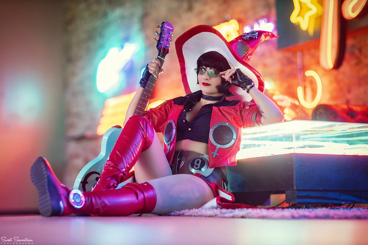 Bridoof's tweet image. 🖤💜Howdy, I’m Bri💜🖤
East coast cosplayer, seamstress, fabricator and horror fanatic. 👻 

Please DM for commission inquiries! 
🔮Portfolio: bridoof.wixsite.com/bridoof
🔮Instagram: instagram.com/bridoof
Bridoof on just about everything else! 👻