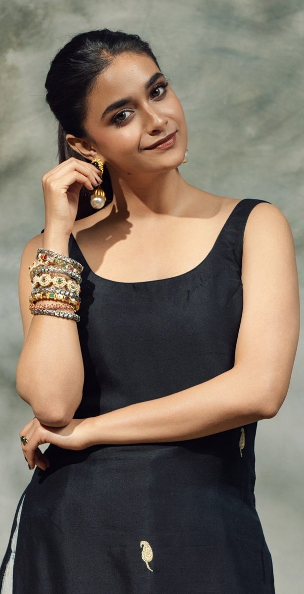 INDACTRESSPIC's tweet image. Cute and Casual 

 #KeerthySuresh 

#RevolverRita