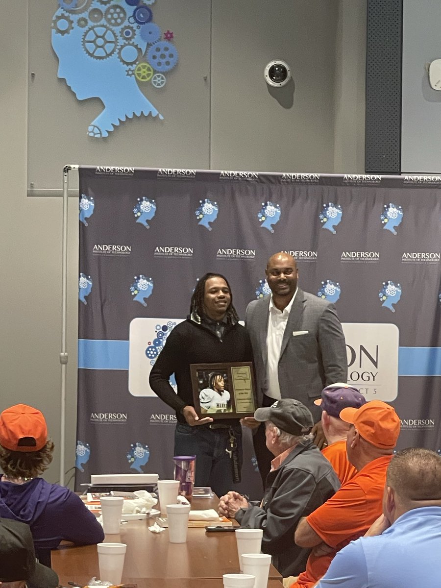 Congrats <a href="/JameerionOliver/">Jameerion Oliver</a> for winning <a href="/AndersonTDClub/">Anderson Area Touchdown Club</a> defensive player of the year!  Well deserved. 
<a href="/TLH_Football/">TL Hanna Football</a>