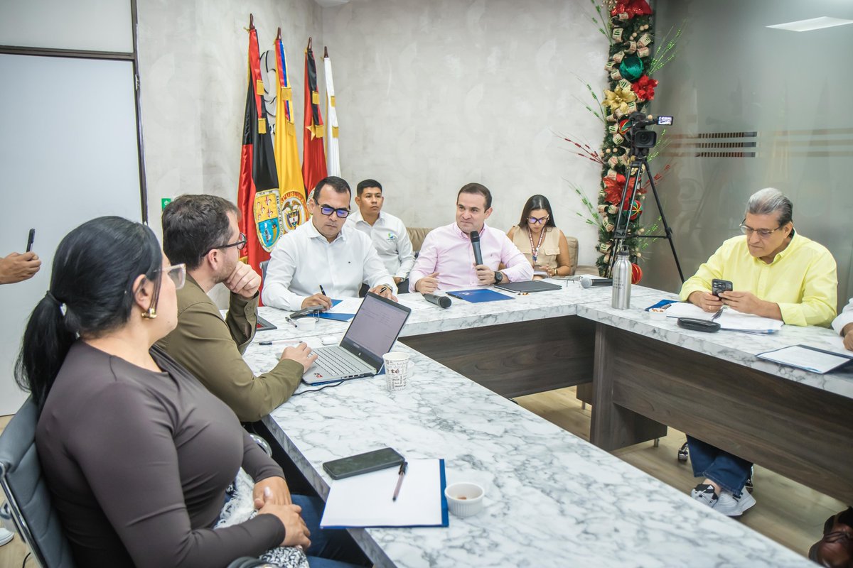 Se cumple sesión del Consejo Directivo de Corponor, donde el director <a href="/HumbertoCamach0/">Rafael Humberto Camacho</a> presenta el informe de gestión del último mes, con acciones claves en el territorio que fortalecen la calidad de vida de las familias campesinas.

Hilo 👇