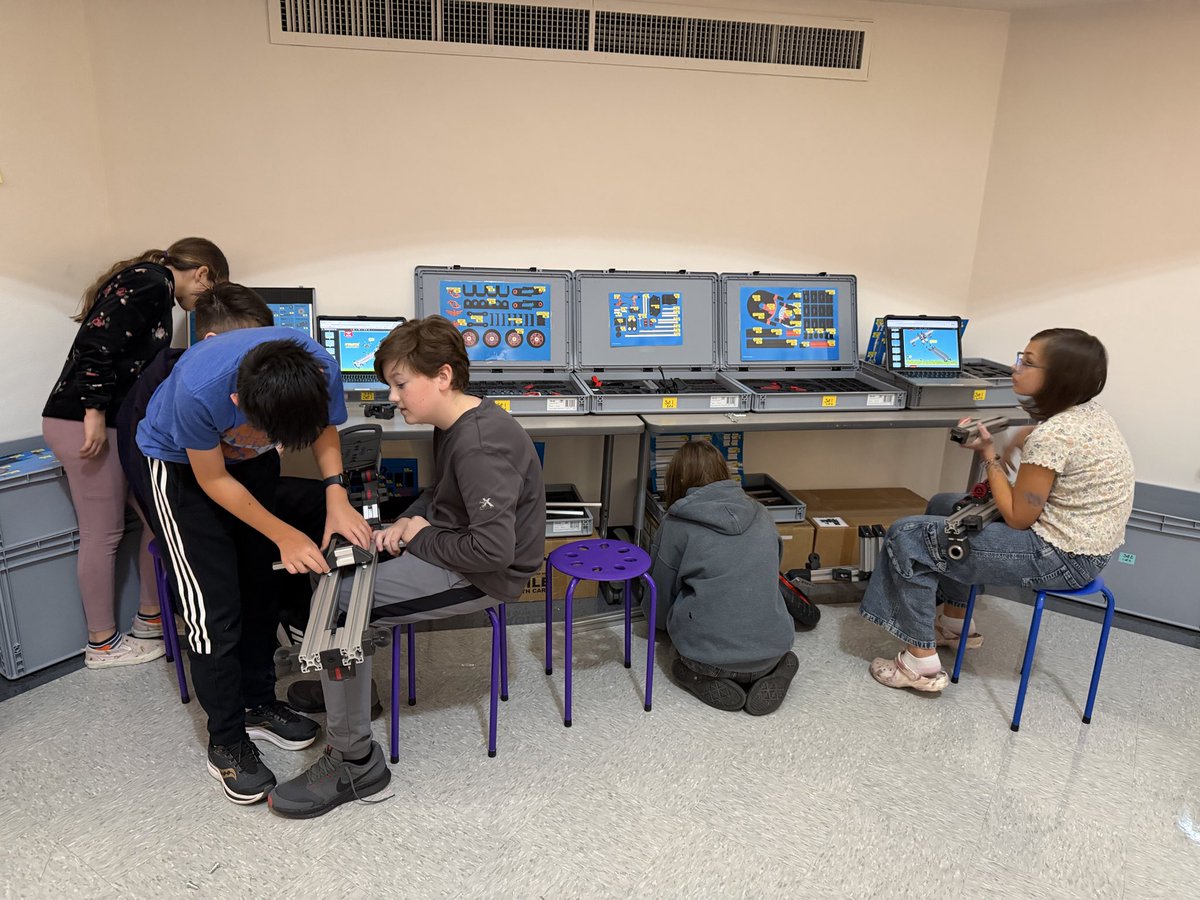 kmdunlap's tweet image. Getting closer to driving! 😊 #fairviewadvantage #create #communicate #collaborate #solveproblems #infento @infento @FPSchools