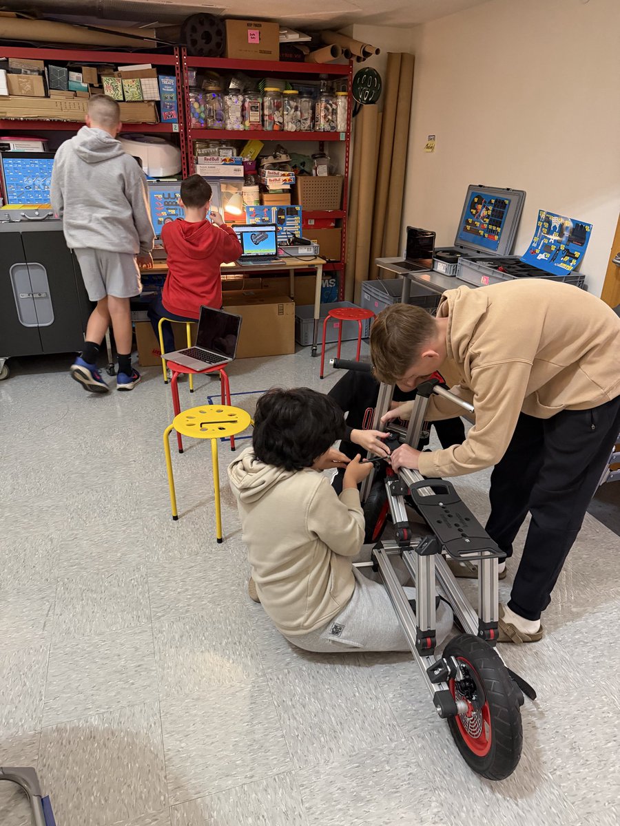 kmdunlap's tweet image. Getting closer to driving! 😊 #fairviewadvantage #create #communicate #collaborate #solveproblems #infento @infento @FPSchools