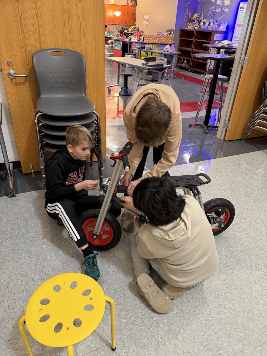 kmdunlap's tweet image. Getting closer to driving! 😊 #fairviewadvantage #create #communicate #collaborate #solveproblems #infento @infento @FPSchools