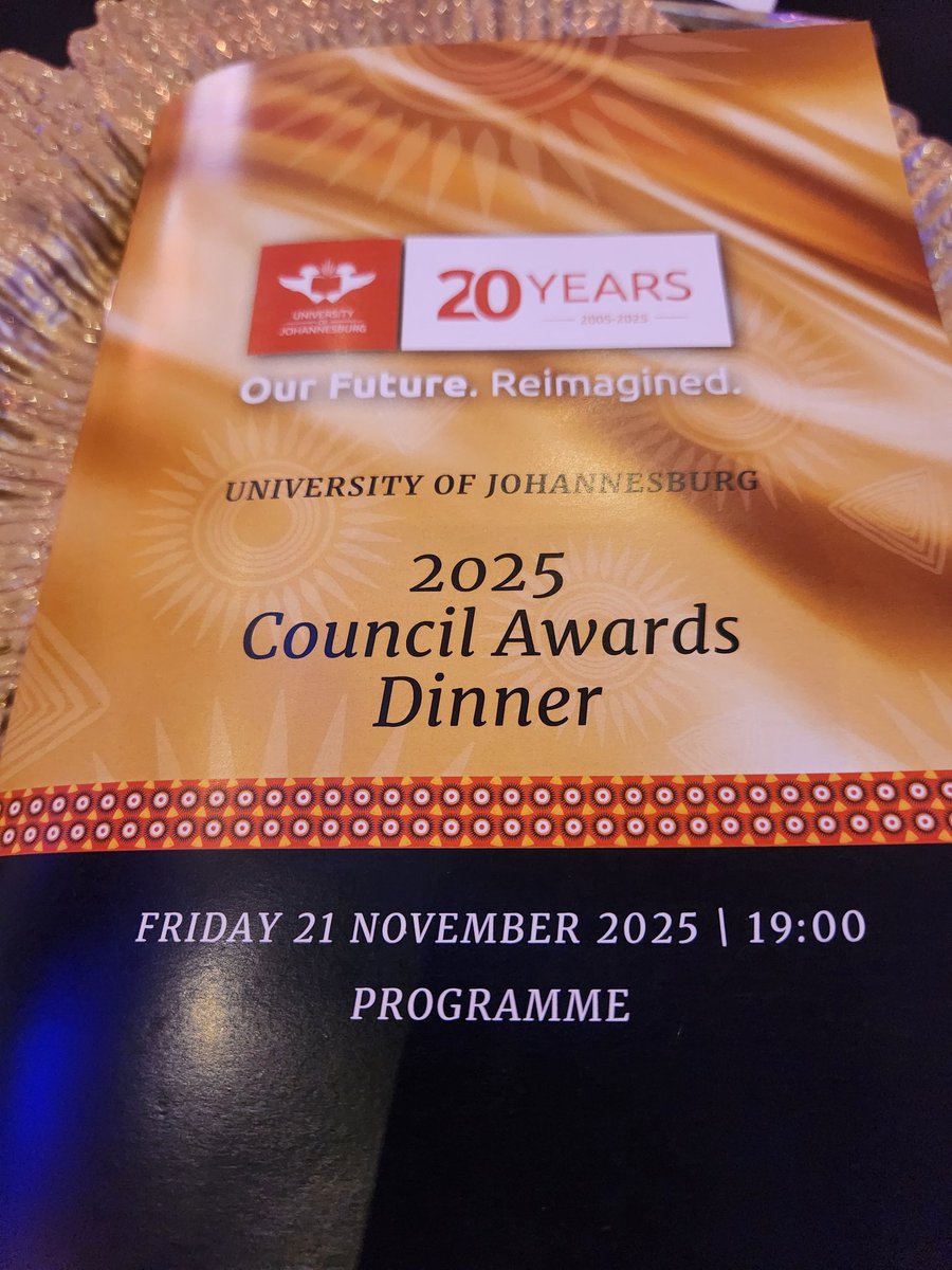 RediTlhabi's tweet image. I made it! Landed with one hour to spare. Hello Mzansi. The joy I feel, to be SEEN by my Alma Mater @go2uj. So glad to be here!