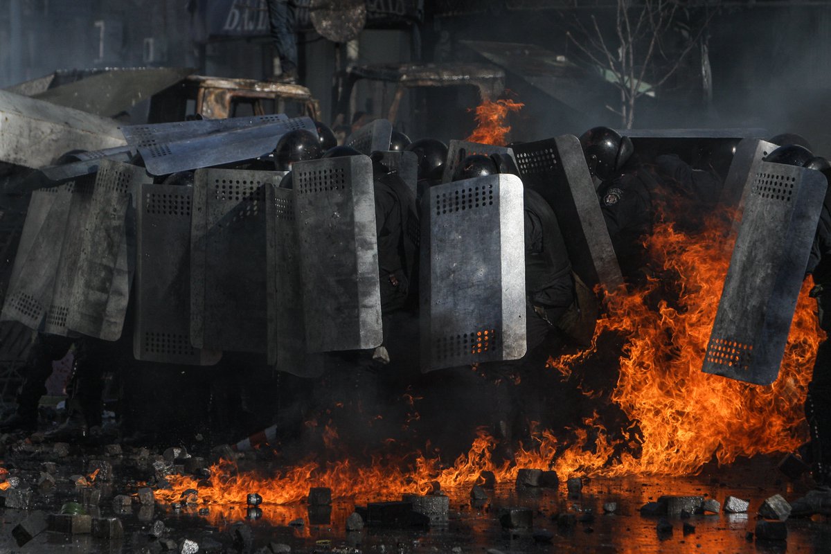 24th_brigade's tweet photo. День Гідності та Свободи. Моменти революції 2013-2014 років. https://t.co/VdC5de05MQ