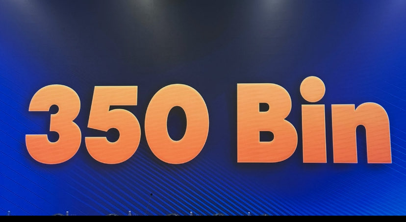 Deprem bölgesinde Cumhurbaşkanımızın katılımıyla gerçekleşen törende toplam #350bin konut ve iş yerini hak sahiplerine teslim etiler. Hayırlı uğurlu olsun inşallah