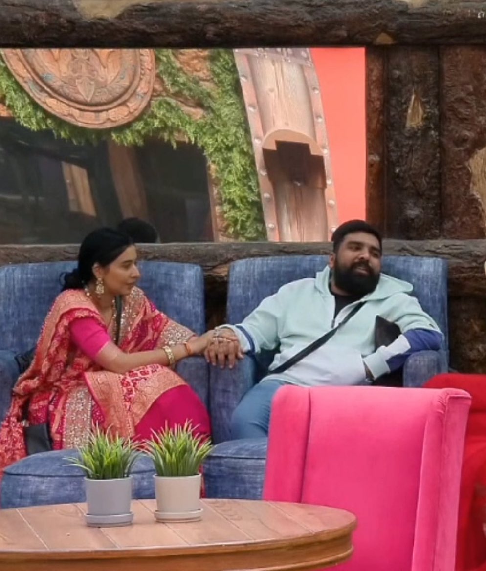 Iam_MKharaud's tweet image. “Family is the gentle reminder that you’re never alone.”

TANYA AMRITESH IN BB19

#TanyaMittal #FarrhanaBhatt #BiggBoss19