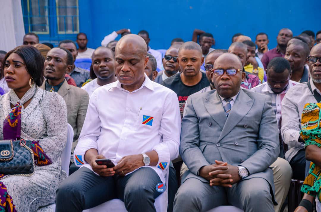 MunkinaGbede's tweet image. 🇨🇩Restons connectés ce soir, à partir de 20h30&apos;, le Secrétaire général de l’ECiDé Devos KITOKO @DevosKitoko sera en direct dans notre Space. 

▶️Thème :  NON à la balkanisation, OUI au dialogue national inclusif. 

▶️Modérateur : Etre humain