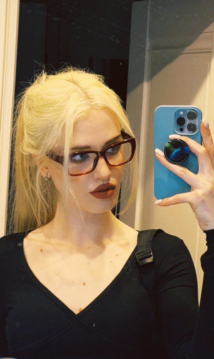 nevmoon_'s tweet image. ⠀⠀⠀⠀ ⠀ ──── ⋆⋅ 🖤 ⋅ ⋆ ────

⠀ ⠀ ⠀ ⠀ ⠀ ⠀⠀ ⠀❝ 𝓰𝓸𝓸𝓭 
⠀ ⠀ ⠀ ⠀⠀ ⠀ ⠀ ⠀      𝓰𝓲𝓻𝓵

⠀ ⠀ ⠀ ⠀ ⠀ ⠀ ⠀ ⠀  #VisualNS 

 ͏ ͏͏ ͏ ͏