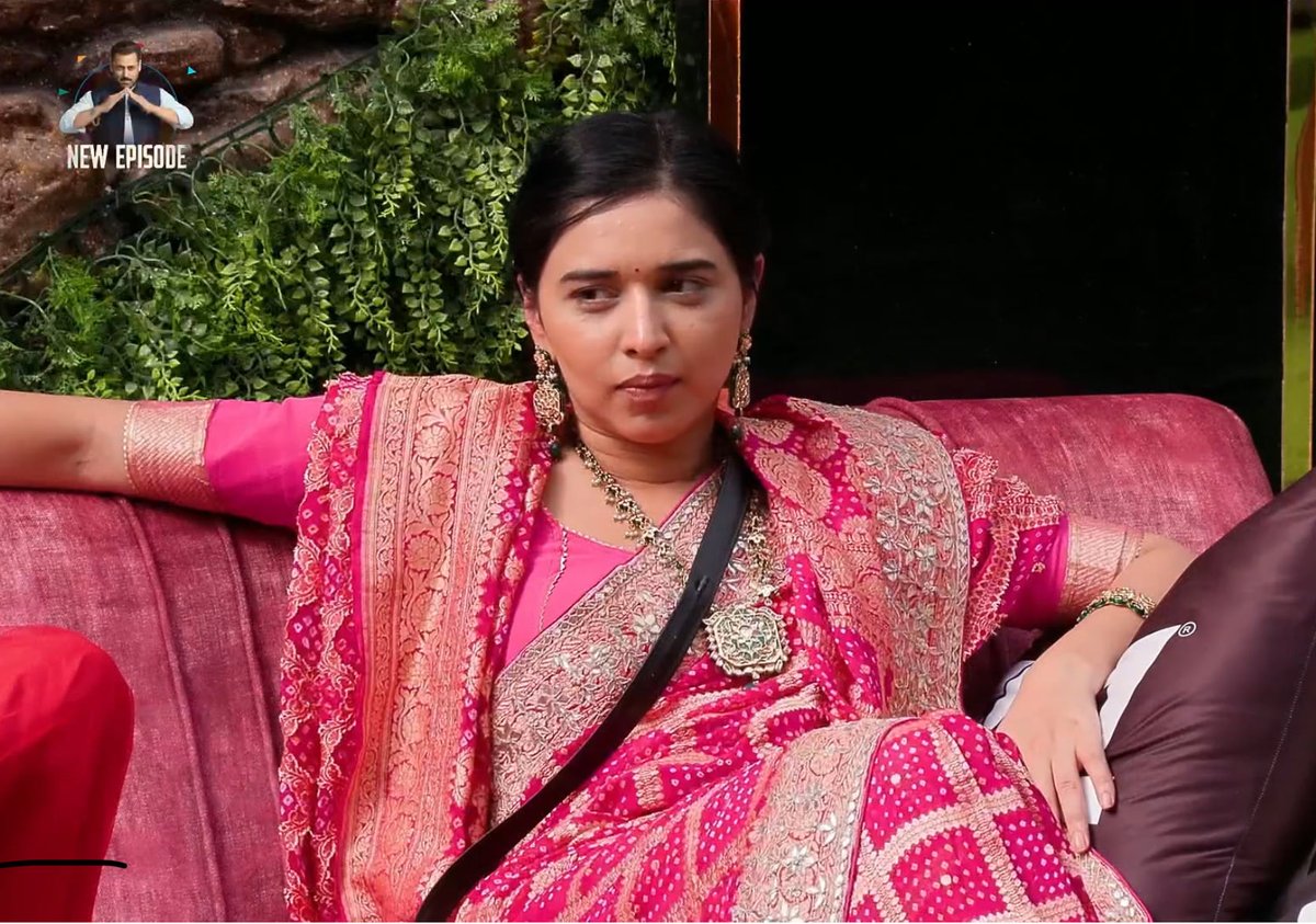 MisBeauty2210's tweet image. GK and Tanya discussed Eviction kya lagta iss baar kon jayega she said aap 😭😂
He asked about then Ashnoor she said don&apos;t know
Tanya said majak kiya maine mera bhai bata ke gaya hai aap top 5 main ho chill karo 😍♥️

TANYA AMRITESH IN BB19 

#TanyaMittal #BiggBoss19 #BB19