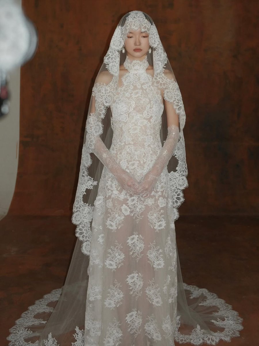 cafewindows's tweet image. instagram has been providing me with wedding propaganda