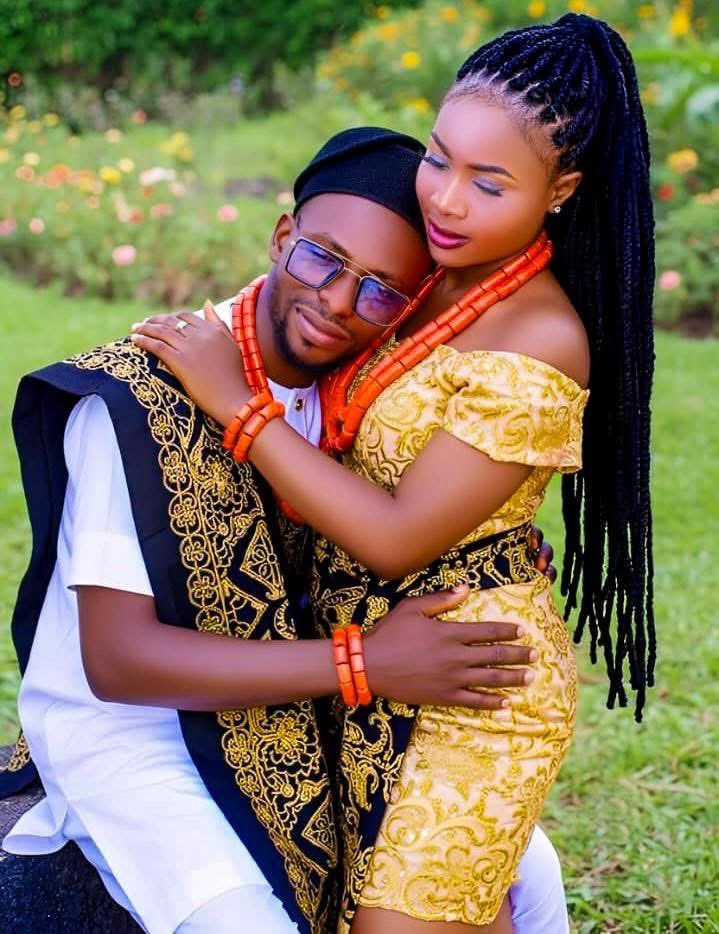 Jamessucre2's tweet image. TRUE LOVE STILL EXISTS, THE STORY OF A YOUNG UNN GRADUATE FARMER

“CHUKS ex and the girl he wanted to marry told him to choose between a 25k job and the relationship, or go back to the village and farm and forget the friendship. Chuks loves farming and that’s what he wanted to do