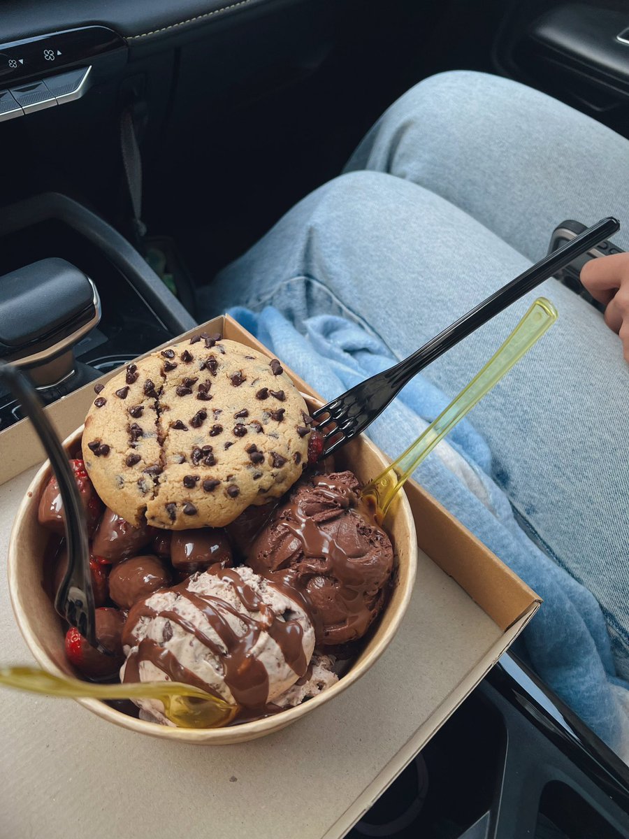 thenickiy's tweet image. آبان ۲🐌