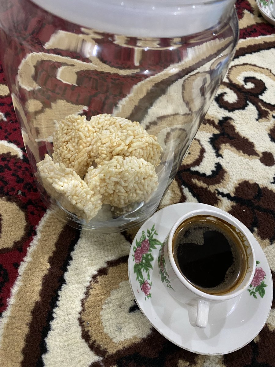 Ubaidullah_Sdq's tweet photo. Andai pejabat-pejabat kita sebagaimana “ rengginan” ini, transparan dan jujur maka sepait apapun hidup ini akan berubah menjadi nikma senikmat paitnya kopi. https://t.co/RTdCQM5NrQ