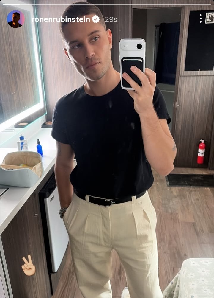 Another beautiful Ro mirrow selfie in his swat exiles trailer 😍 I'll never get tired of these 😍🥰 #RonenRubinstein #SWATExiles #JudeReddickCallen