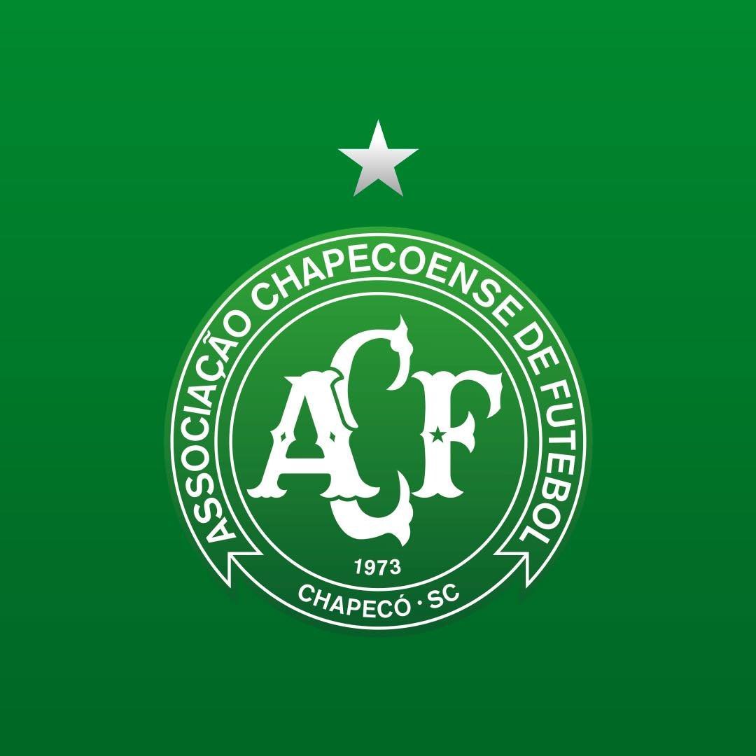 SweeperPod's tweet image. 🇧🇷 Chapecoense could win promotion back to Brazil&apos;s Série A this weekend if they win and the clubs above them drop points in the final round.

The club, who were last in the top flight in 2021, were at the peak of their powers in 2016 when a plane crash tragically killed most of…