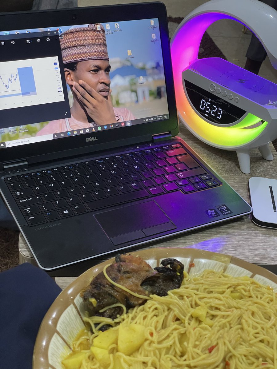 Imam_Abdul001's tweet image. Evening vibes — eating while patiently waiting for my setup to come to me.
Cool, calm, and disciplined. 🌙📊🍜

#ForexTrader #Motivation #ChartWork #HustleMode #StayLockedIn