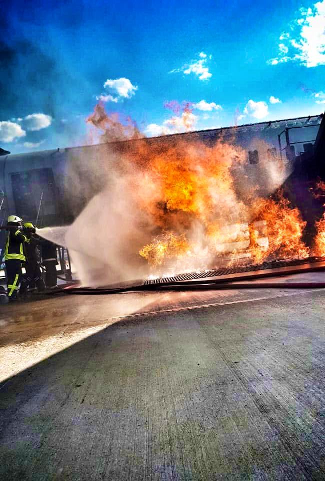 #ARFFTeknikerlik

Sayın Genel Müdürümüzle birlikte ARFF tarihinde bir dönüm noktası yaşanacağına inanıyoruz.

<a href="/UABakanligi/">T.C. Ulaştırma ve Altyapı Bakanlığı</a> 
<a href="/a_uraloglu/">Abdulkadir URALOĞLU</a> 
<a href="/dhmikurumsal/">DHMİ Genel Müdürlüğü</a> 
<a href="/ecakmakdhmi/">Enes Çakmak</a>
