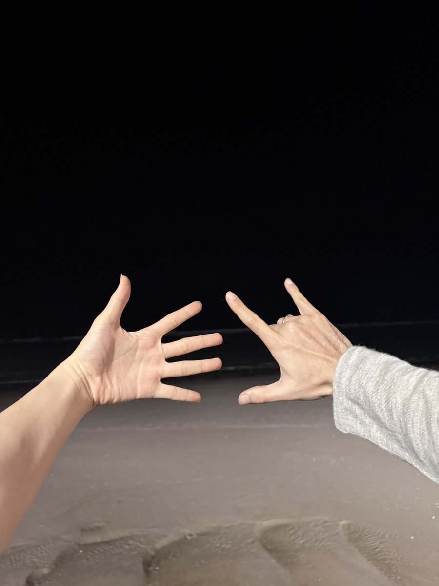 CwrNew's tweet image. 5th Anniversary นะคร้า 5 ปีผ่านไปไวมากก ดูนานแล้วเนอะ 5555 อยู่กับหนูไปอีกหลาย ๆ ปีเลยนะงับ 🤟🏻

STILL ZNN ALWAYS
#ZNN5thAnniversary