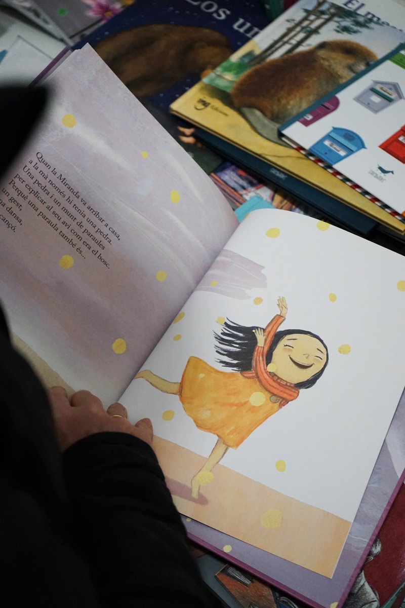 Lectfacil's tweet image. Tanquem el 1r dia de la 12a Jornada de Lectura Fàcil a València amb el cor ple!💚

Gràcies a totes les persones que heu vingut a compartir, a aprendre i a fer créixer la #LecturaFàcil. Sou essencials per continuar defensant l’accessibilitat i el dret al coneixement per a tothom!