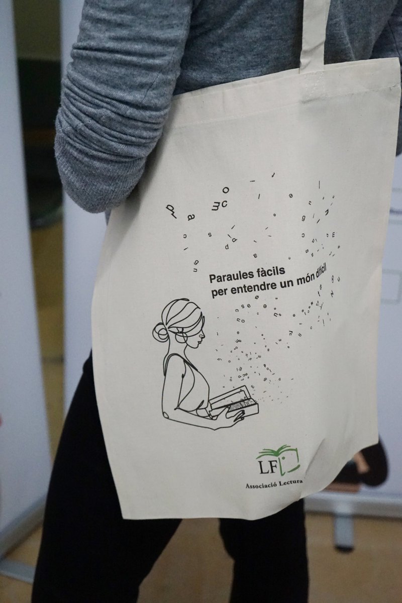 Lectfacil's tweet image. Tanquem el 1r dia de la 12a Jornada de Lectura Fàcil a València amb el cor ple!💚

Gràcies a totes les persones que heu vingut a compartir, a aprendre i a fer créixer la #LecturaFàcil. Sou essencials per continuar defensant l’accessibilitat i el dret al coneixement per a tothom!