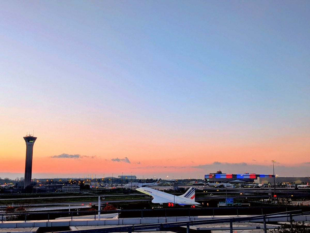 ArnaudGaulupeau's tweet image. Comme un vendredi soir (froid 🥶) de fin novembre à @ParisAeroport CDG.

#Photo #CDG #AvGeek