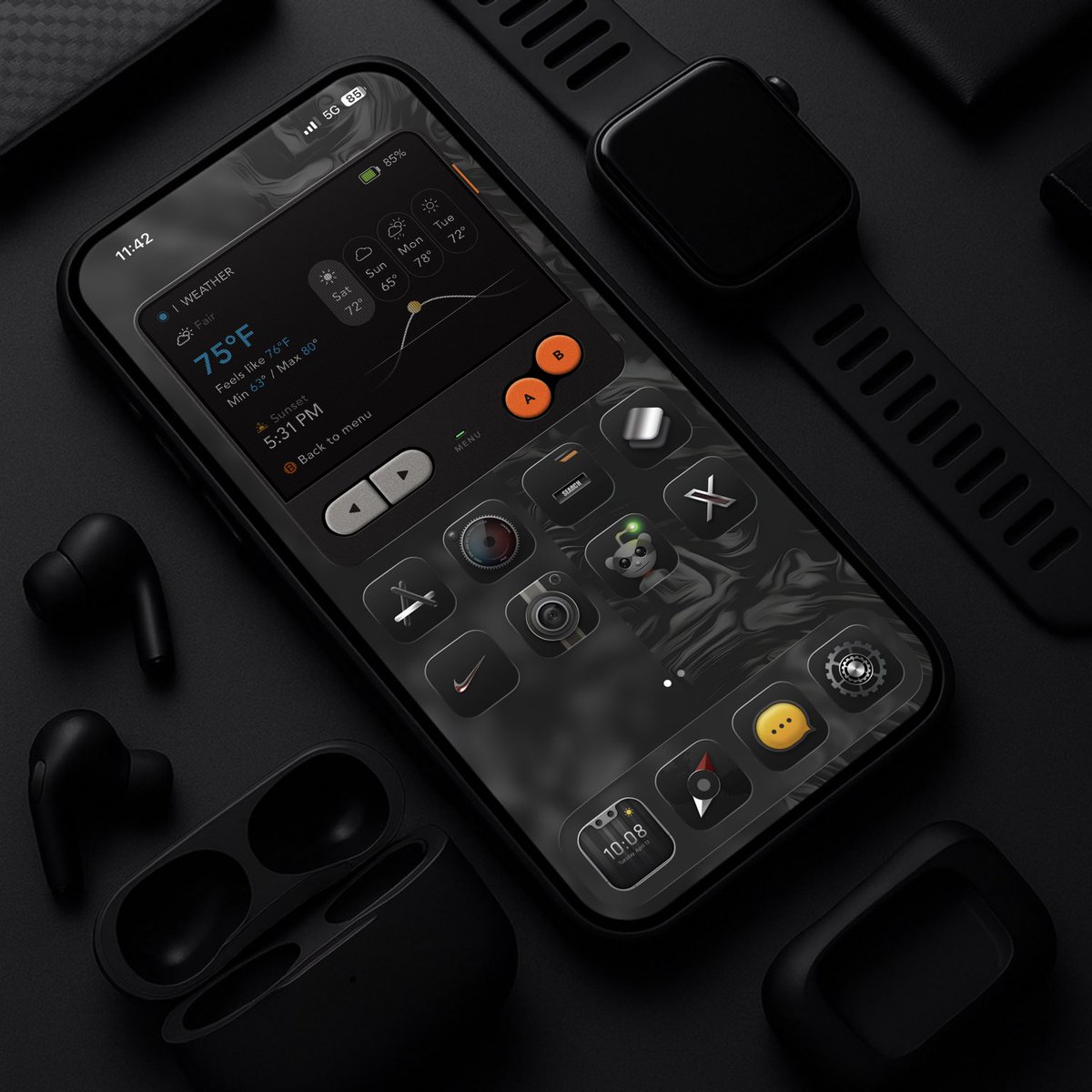 CROSSAFELLA's tweet image. Friday night blackout #iPhone17promax #iOS