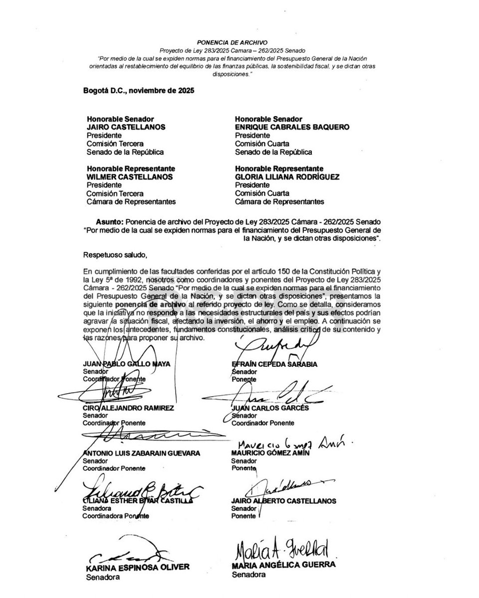 RevistaPODERcol's tweet image. 🚨| La Comisión Tercera archivó la reforma fiscal con 10 firmas. @EfrainCepeda dijo que lograron mayoría absoluta porque la iniciativa “golpeaba a la clase media y era nociva para el país”. La ponencia deja el proyecto prácticamente hundido.

#RevistaPoder #NoticiasPoder…
