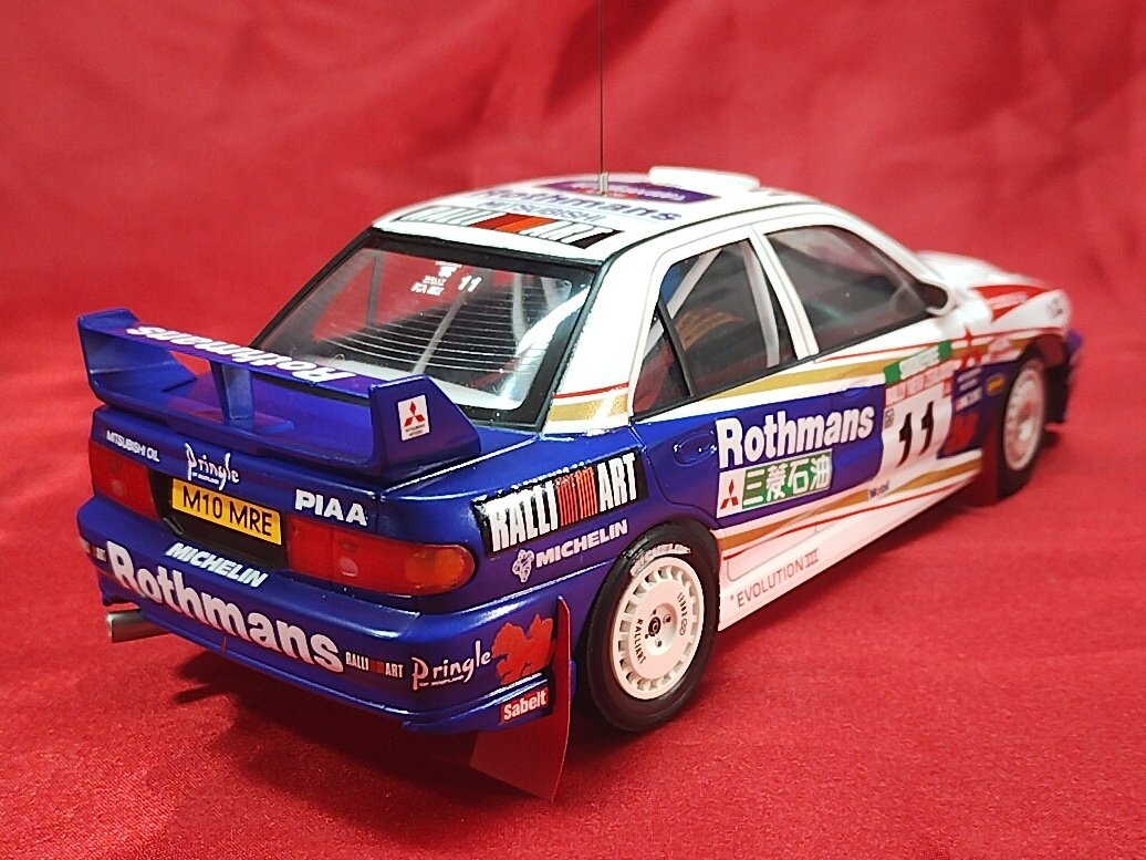 ハセガワ 1/24 三菱 ランサー GSR エボリューションⅢ 完成。話題のランエボⅢ、1995ニュージーランドのマキネン号。資料少ないと思ったら早々にリタイアしてた💦 よってマッドガード色等は5位のエリクソン車に倣った。車軸の狂いとか色々問題は有るけれど陳腐化にはまだ早い良キット。
#R7完成品48