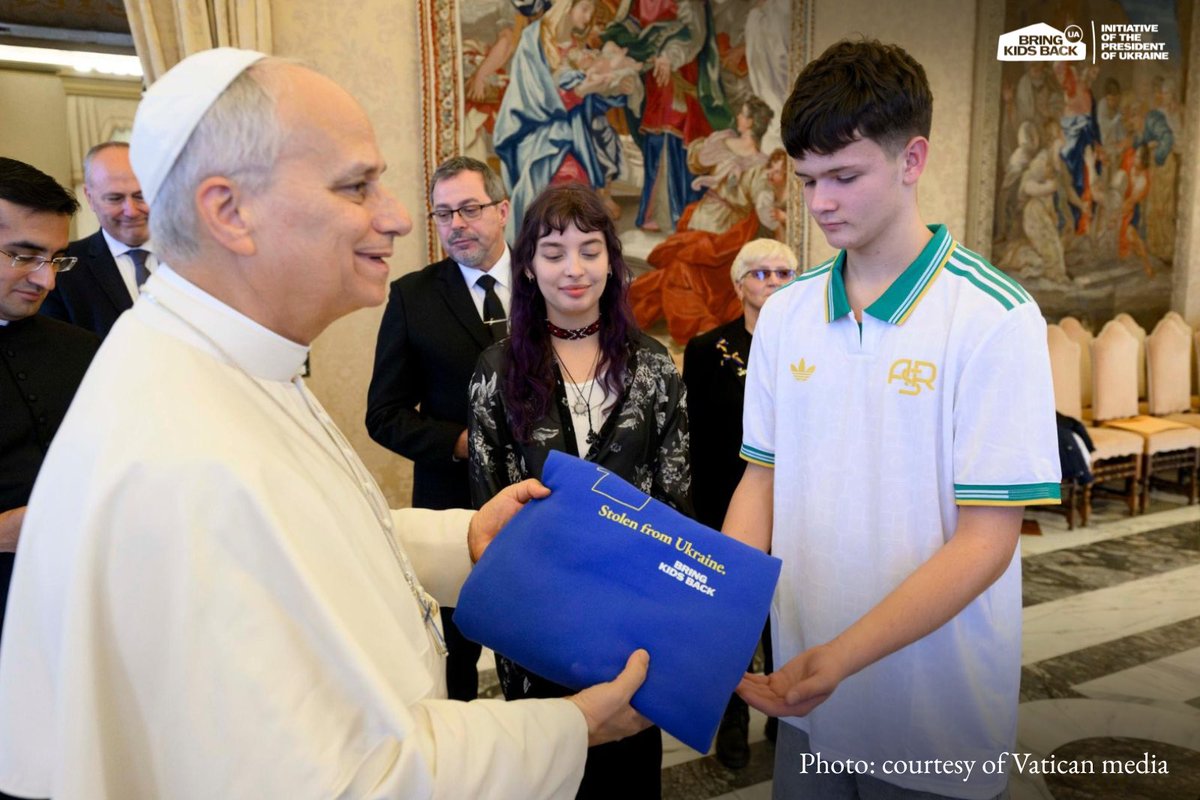 BringKidsBackUA's tweet image. Today, a Ukrainian delegation from the Bring Kids Back UA initiative, including children who survived Russia’s unlawful deportation, met His Holiness Pope Leo XIV @Pontifex at the Vatican.