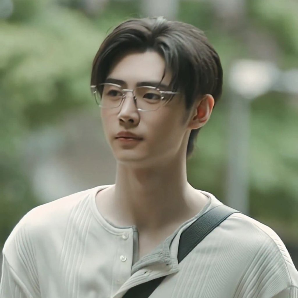 ค่ายอาสาจบไปนานแล้ว 
แต่ก็ยังกลับมาที่นี่บ่อย ๆ 
คุณเพียงพบคิดถึงเด็ก ๆ  
ที่นี่ใช่ไหมครับ

.                                                      คิดถึงทุกคนครับ 
.                                               รวมถึงครูแก้มหอมด้วย

ผมชื่อต้นหอมครับ ไม่ใช่แก้มหอม