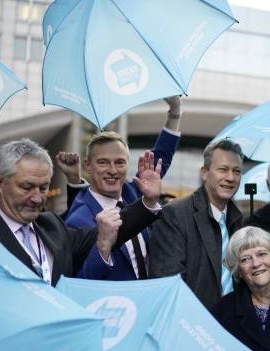 reformexposed's tweet image. Any word from your presenters @MartinDaubney &amp;amp; @Nigel_Farage?

#ReformRussianBribes