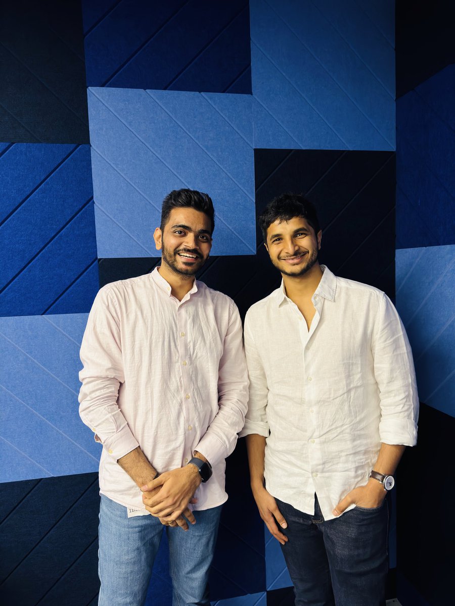 PawanJAndroid's tweet image. Never imagined I’d meet a chess GM at a tech event, but met @viditchess 

Explored AI Studio with Gemini 3.0 and even built DevPulse in a short span. Big thanks to Ali for a wonderful session.

Give it a try - …mpanion-282879856506.us-west1.run.app

#GeminiBuildDay @ialimustufa @GoogleDevsIN