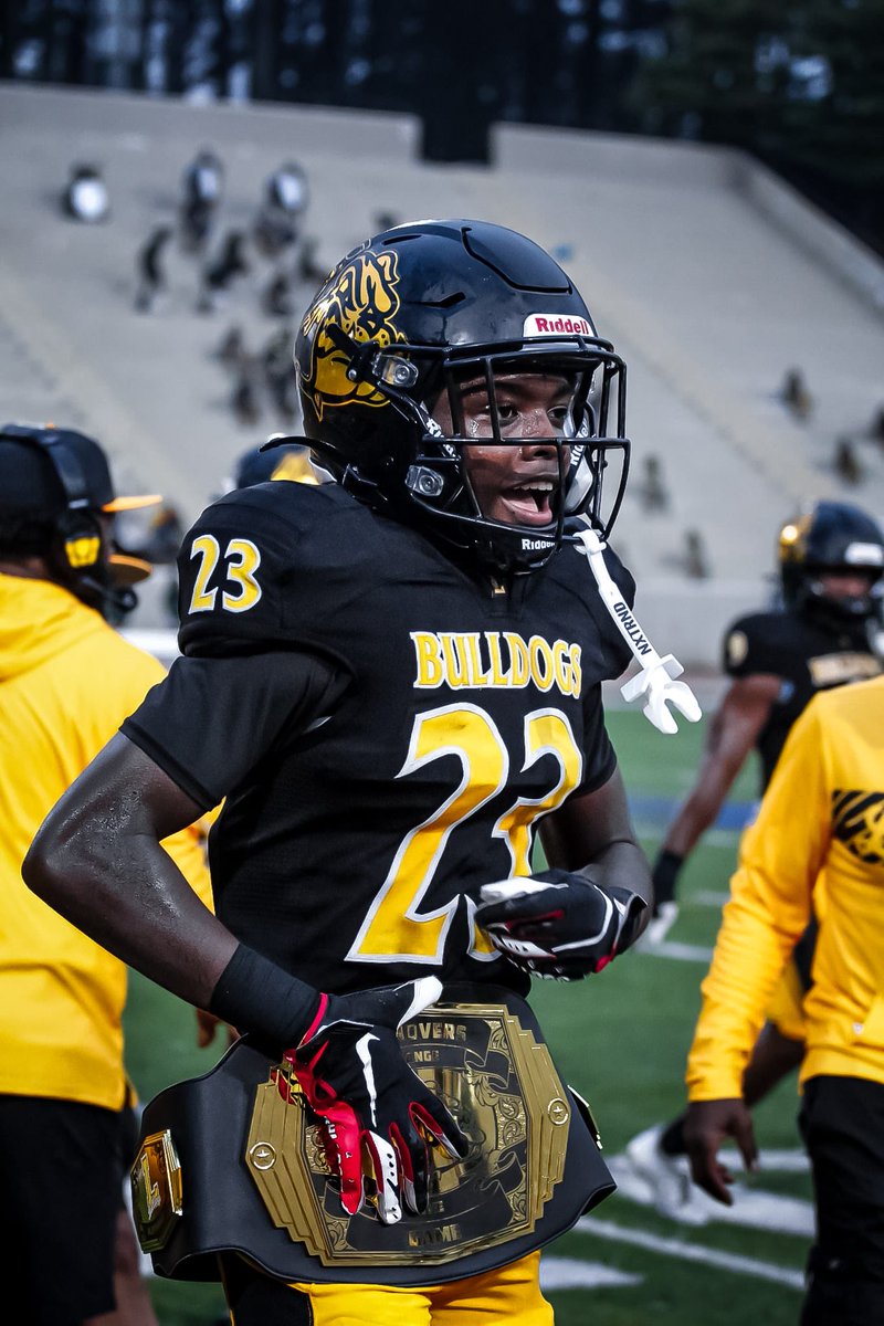AaronHunter10_'s tweet photo. Round 2 NOTHING IS GIVING EVERYTHING IS EARNED.WE ARE LITHONIA. ⁦@CoachGatorTKO⁩ ⁦@DCSDAthletics⁩ ⁦@RecruitGeorgia⁩ ⁦@DekalbRecruits⁩ ⁦@LHS_Bulldog1⁩ @ https://t.co/2aV5vDYudX